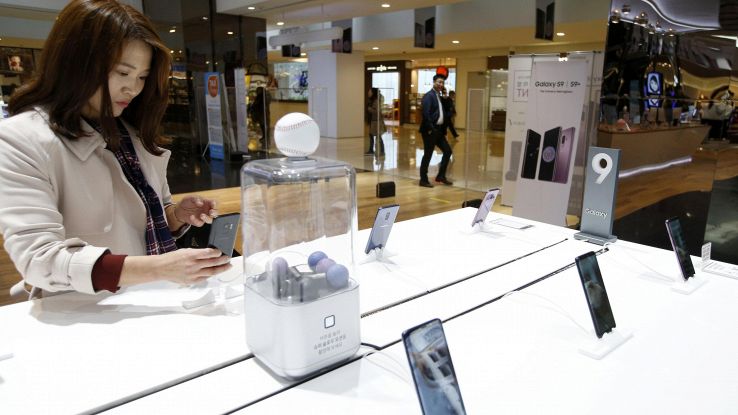 Galaxy S10, lettore impronte nel display