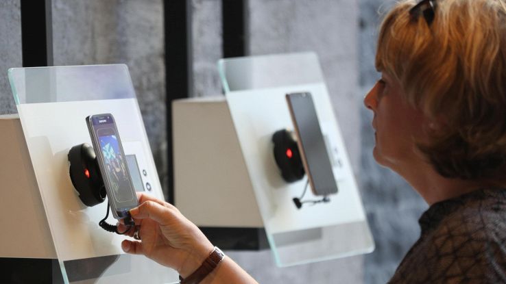 Samsung, telefono pieghevole entro 2018