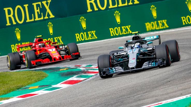 Vettel e Hamilton si sfidano in pista