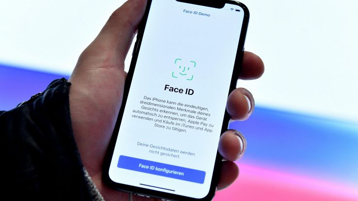 IPhone,riconoscimento facciale aiuta Fbi