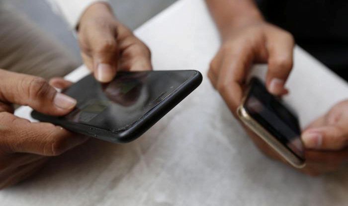 Apple e Samsung multate: 'Software invecchia'