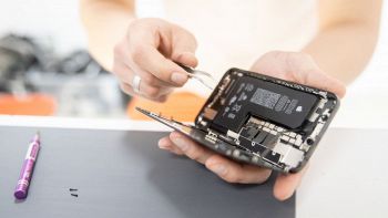 Come cambiare batteria all'iPhone
