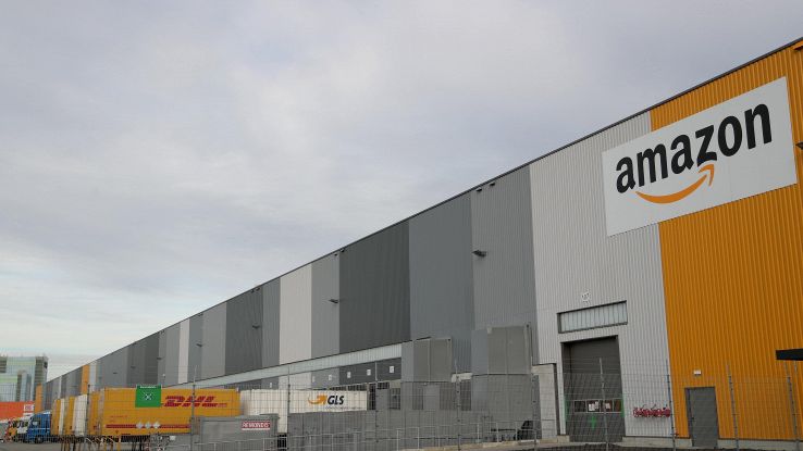 Amazon venderà più prodotti Apple