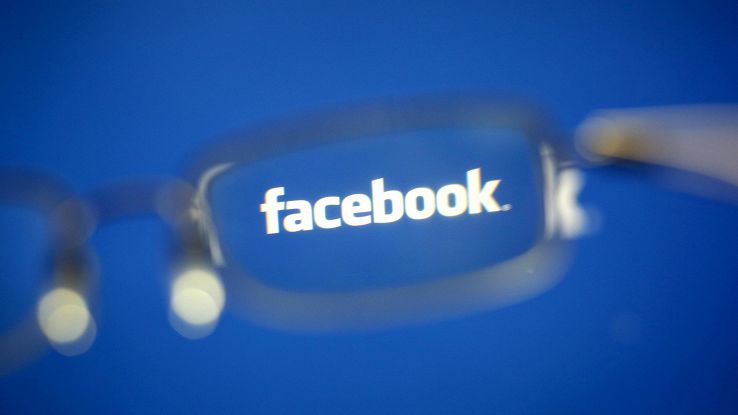 Midterm, Facebook blocca 110 profili