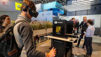 Facebook riorganizza settore Oculus