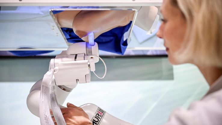 Italiani preferiscono mano uomo a robot