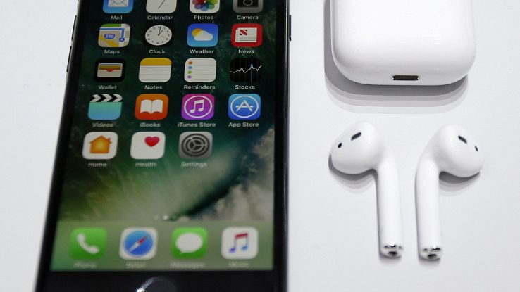 Apple: nuovi AirPods nel 2019