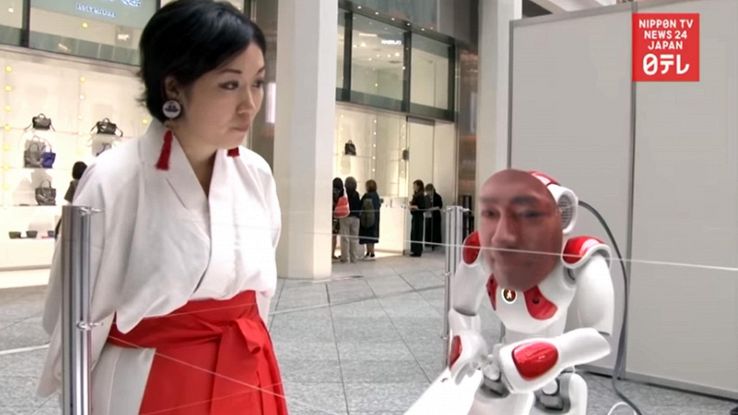 Robot-sciamano aiuta a superare morte