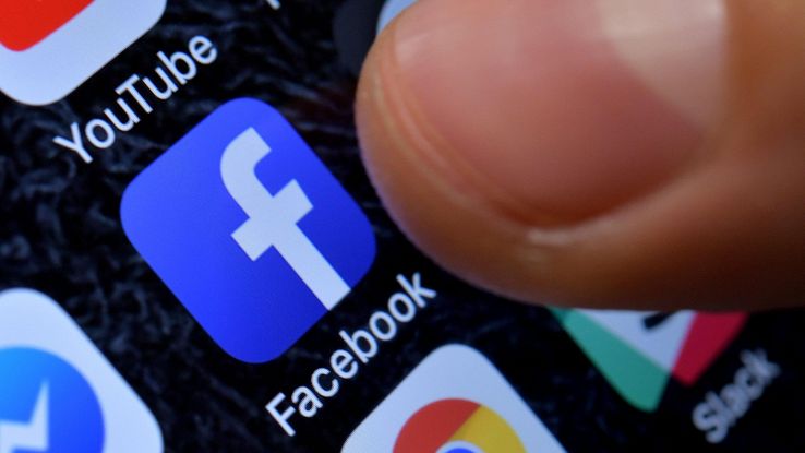 Fb-Twitter, via account anti-occidente