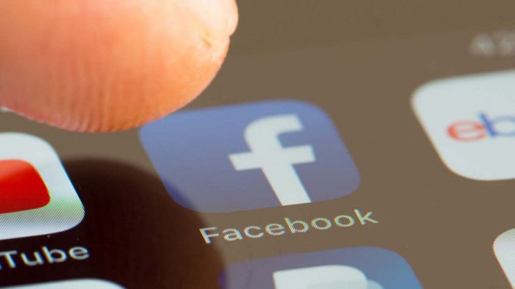 Icona di Facebook su smartphone