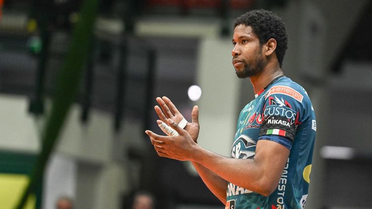 leon, opposto perugia volley