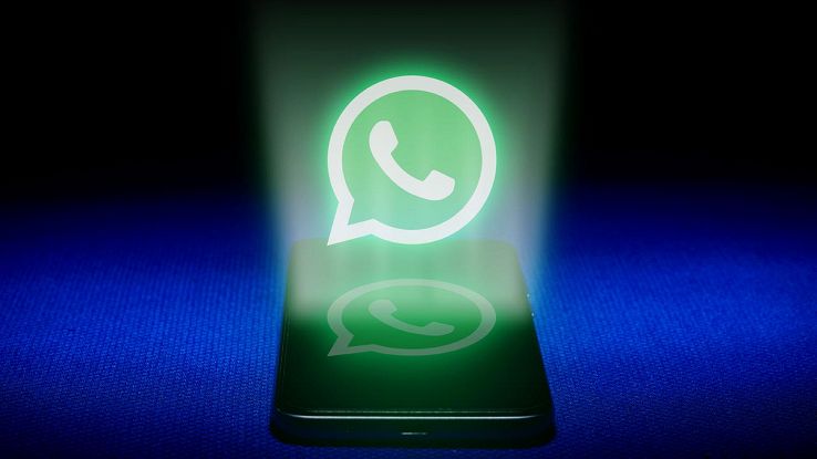 whatsapp logo smartphone