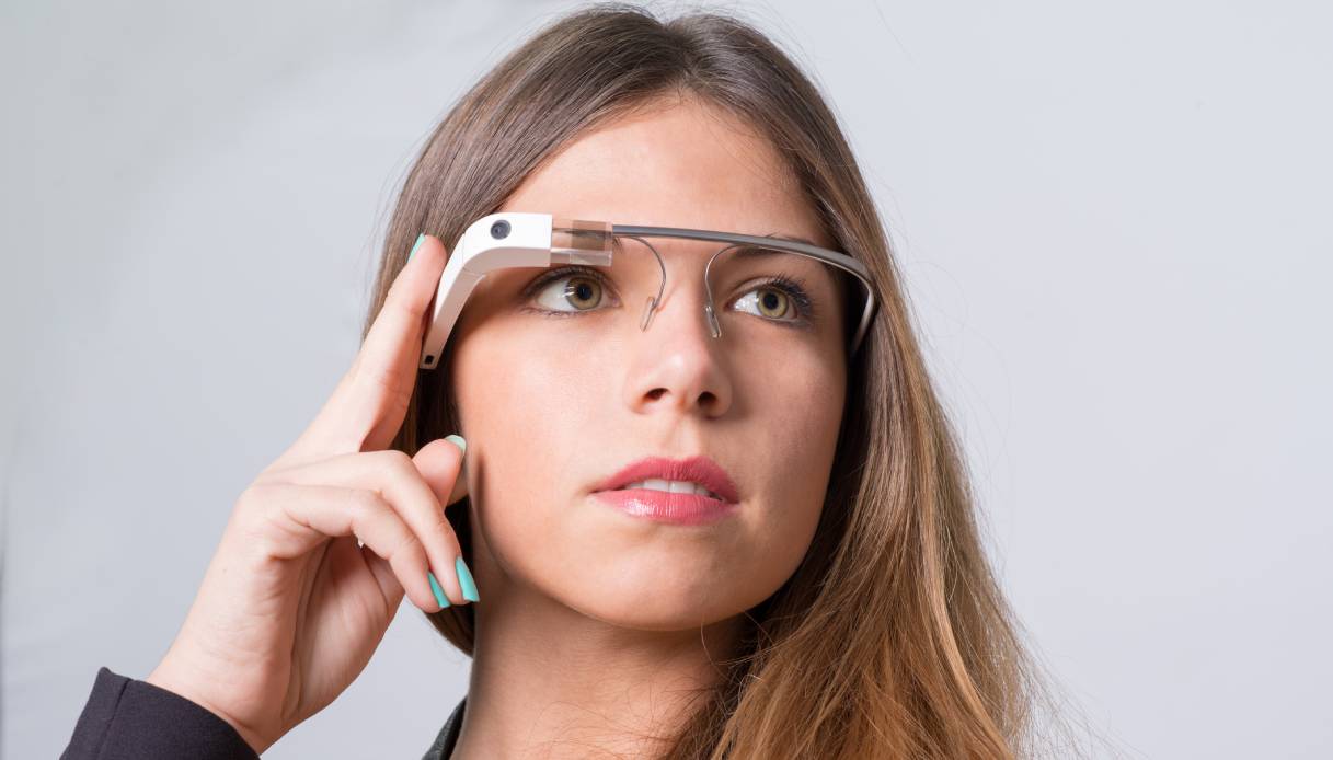 https://wips.plug.it/cips/tecnologia/cms/2020/09/smart-glass.jpg