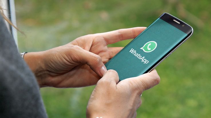 WhatsApp nuova funzione inoltro didascalia