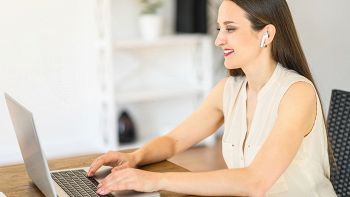 come collegare le airpods al pc