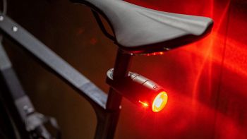 Curve, luci per bici e tracking GPS