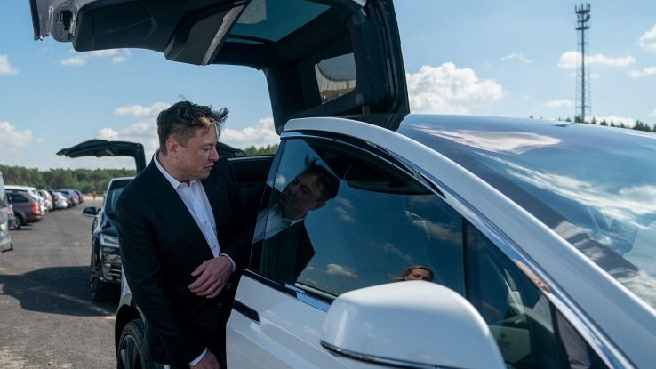 Tesla finisce sotto inchiesta: Elon Musk è nei guai?