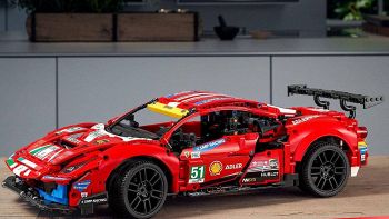 Lego Technic Ferrari GTE 448 Corse