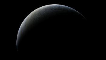 La prima immagine del lato oscuro di Giove