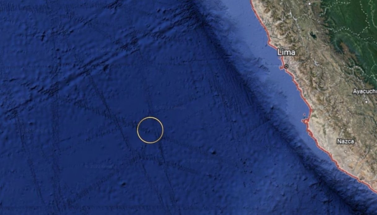 Oceano Pacifico, Google Earth avvista uno strano cerchio