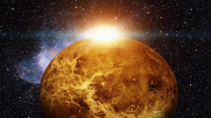 Viaggio sul pianeta più caldo del sistema solare: cosa ci aspettiamo