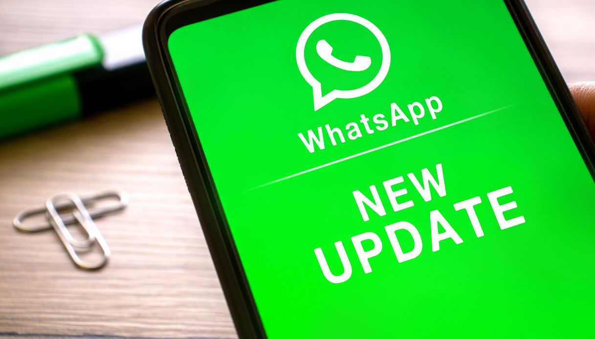 WhatsApp: nuova funzione anti curiosi &# …