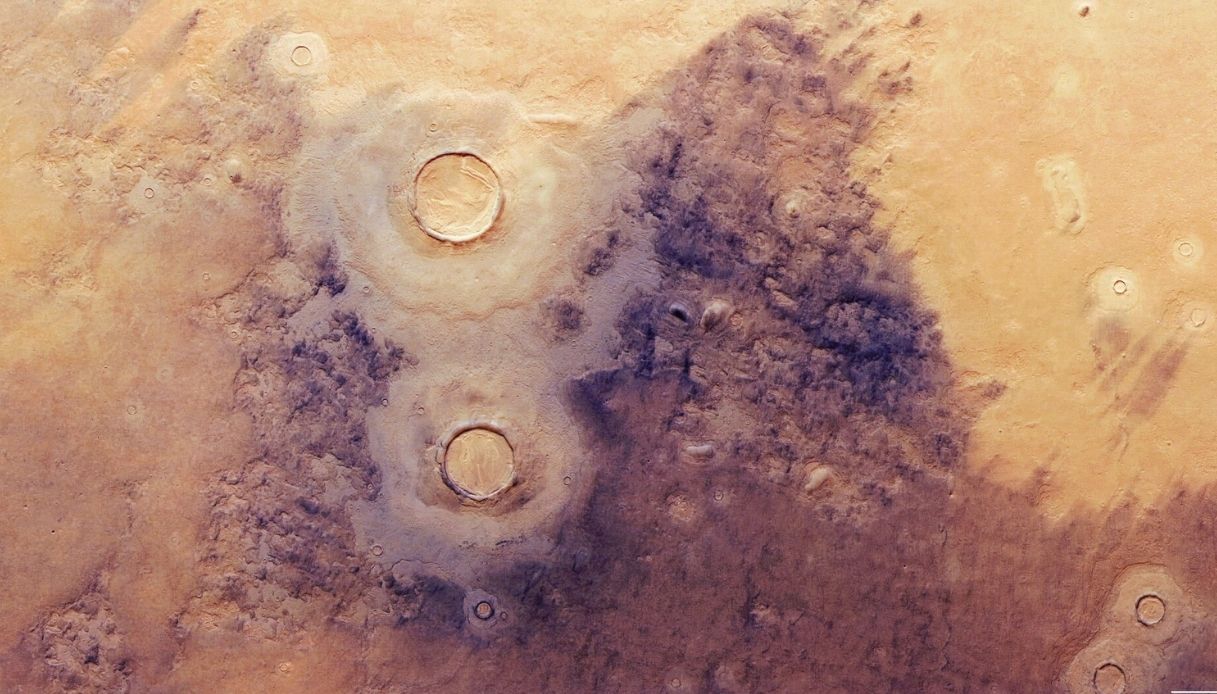 Marte, scoperto immenso cratere