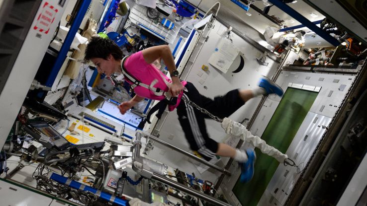 Samantha Cristoforetti si allena sulla ISS