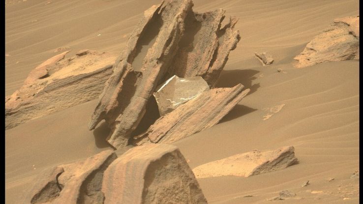 Sappiamo cos'è lo strano oggetto luminoso avvistato su Marte