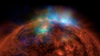 Gli strani lampi fuoriusciti dal Sole