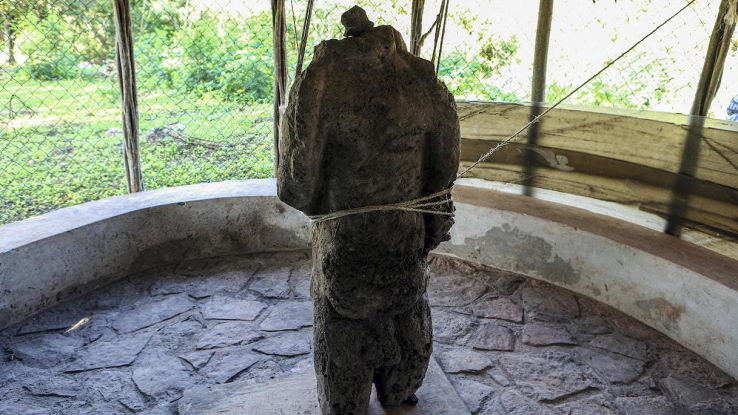 La statua Maya decapitata