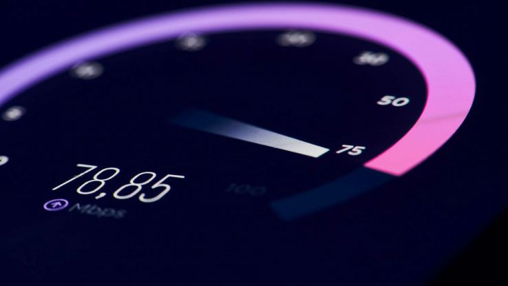quali-sono-i-costi-per-l-attivazione-e-l-utilizzo-di-una-connessione-internet-in-fibra-ottica