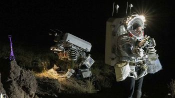 L'addestramento degli astronauti per andare sul lato oscuro della luna