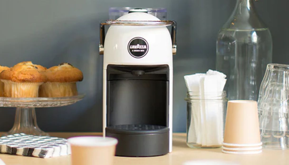 Lavazza, A Modo Mio Jolie, Macchina per Caffè con 64 Capsule Crema