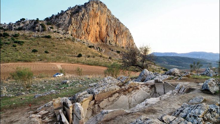 Veduta della Roccia degli Amanti situata vicino ad Antequera in Spagna