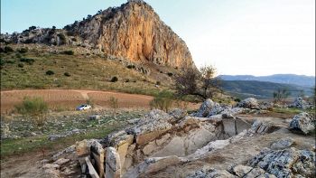 Veduta della Roccia degli Amanti situata vicino ad Antequera in Spagna
