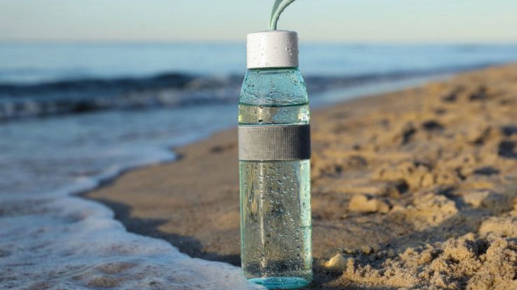 Acqua lasciata sotto al sole