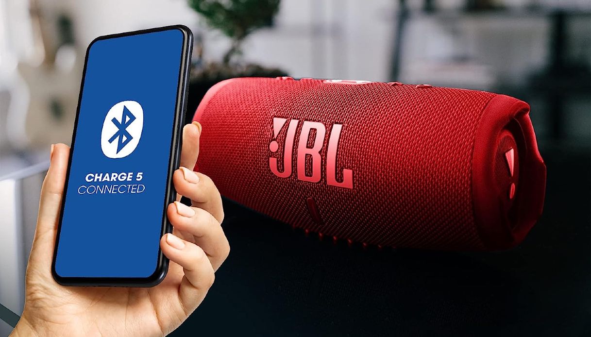 JBL Charge 5: lo speaker per le vacanze crolla di prezzo