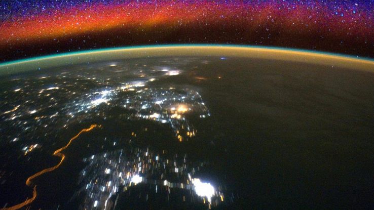 Luci simili all'aurora boreale avvistate nel cielo in USA