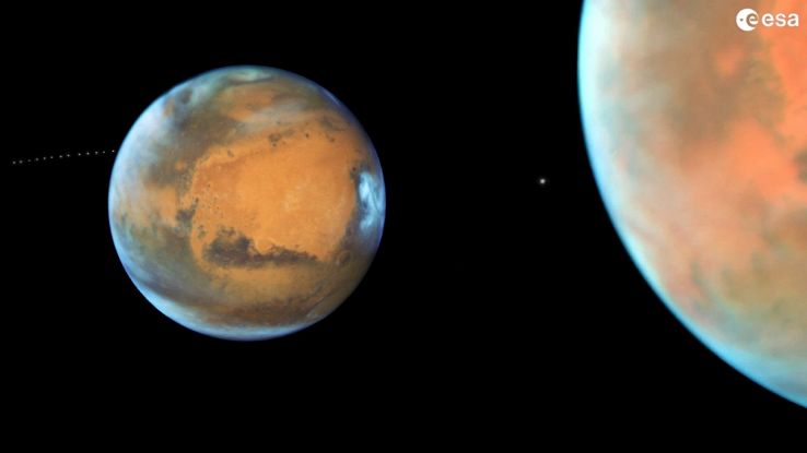 Phobos che orbita attorno a Marte