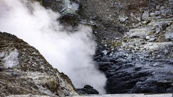 Fumarola sul vulcano dei Campi Flegrei