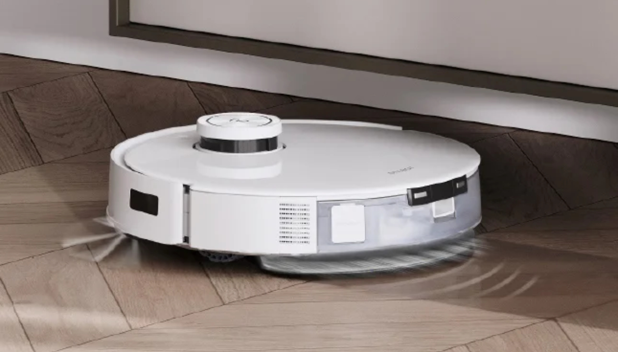 Ecovacs Deebot T10 Plus, il robot aspirapolvere costa la metà: sconto  imperdibile