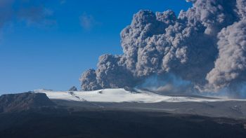 Islanda, ancora alta l'allerta vulcano