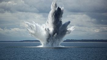 La nascita di una nuova isola nell'oceano