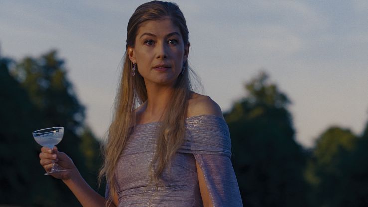 rosamund pike primevideo_saltburn_firstlook6