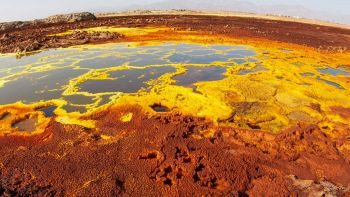 Perché il vulcano Dallol erutta lava blu