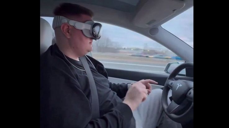 vision pro tesla guida autonoma