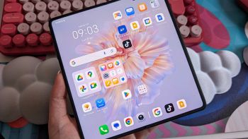 Honor Magic V2