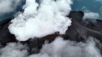 Eruzione vulcanica in Indonesia