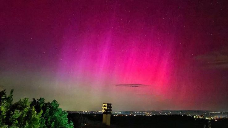 Aurora boreale in Italia: scatto a Casole di Elsa, Toscana